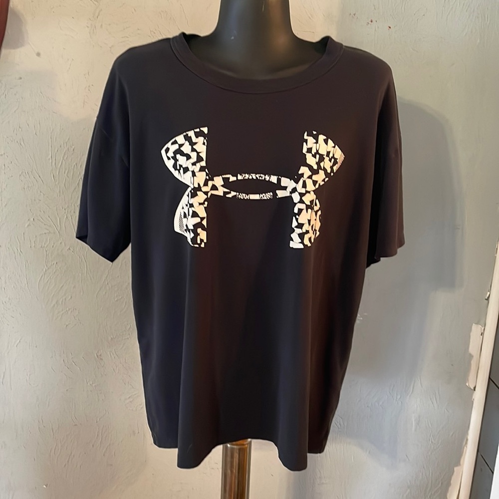 Large Under Armour The Girlfriend Tee black white graphic short sleeve shirt top